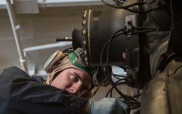 E-2C Hawkeye maintenance