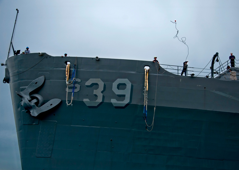 USS Emory S. Land arrives at US Navy Support Facility Diego Garcia