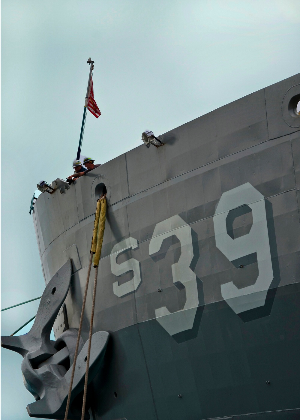 USS Emory S. Land arrives at US Navy Support Facility Diego Garcia