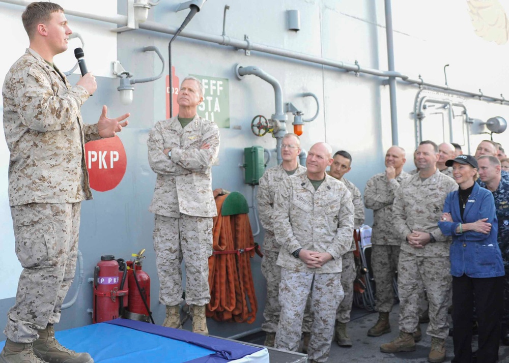 Dakota Meyer visits Boxer