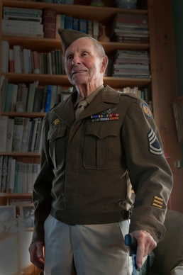 World War II POW recalls wartime experiences