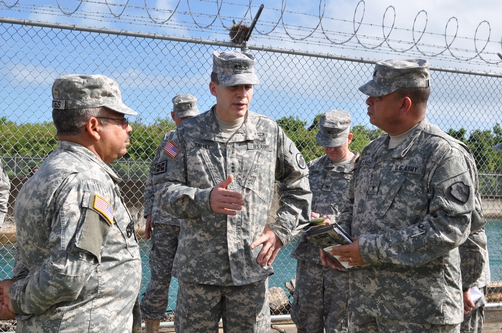 Lt. Gen. Talley visits soldiers of Puerto Rico