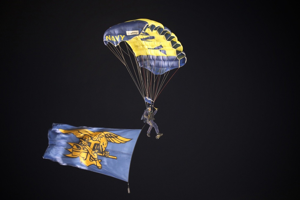 Leap Frogs parachute into Holiday Bowl