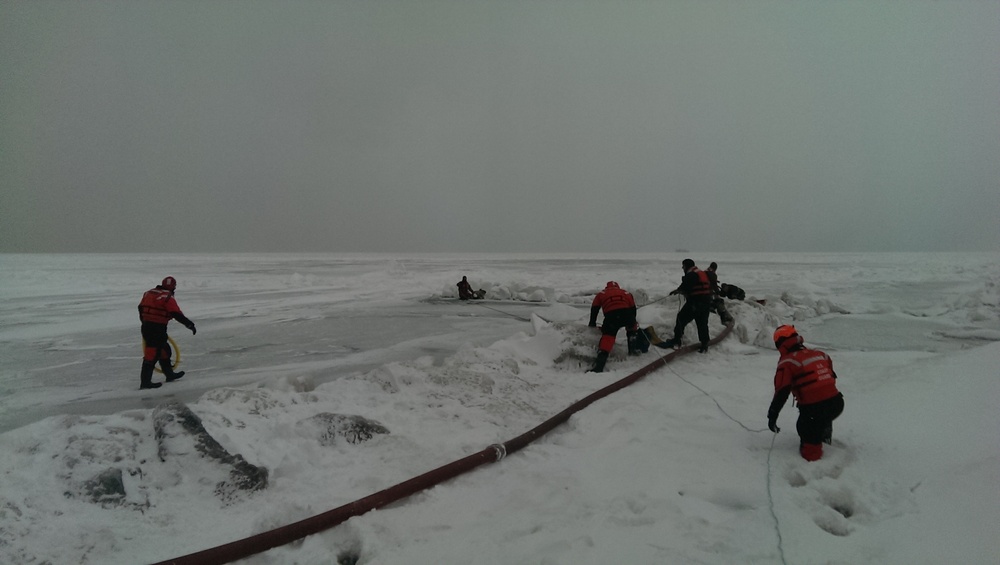 Coast Guard, Chicago Fire Department conduct ice rescue on Lake Michigan