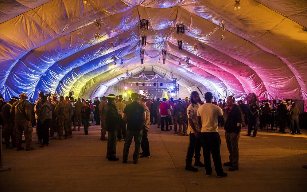 Rock stars ring in new year with deployed members