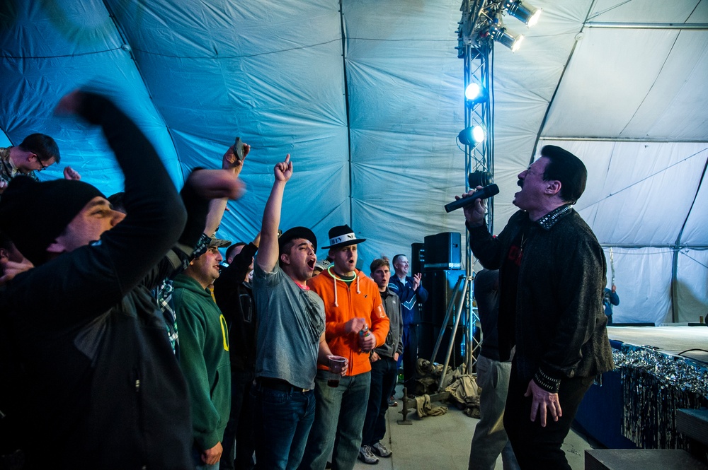 Rock stars ring in new year with deployed members