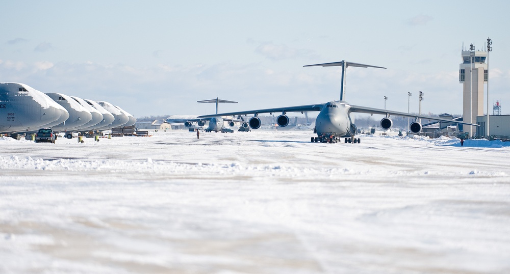 First snow fall hits Dover AFB