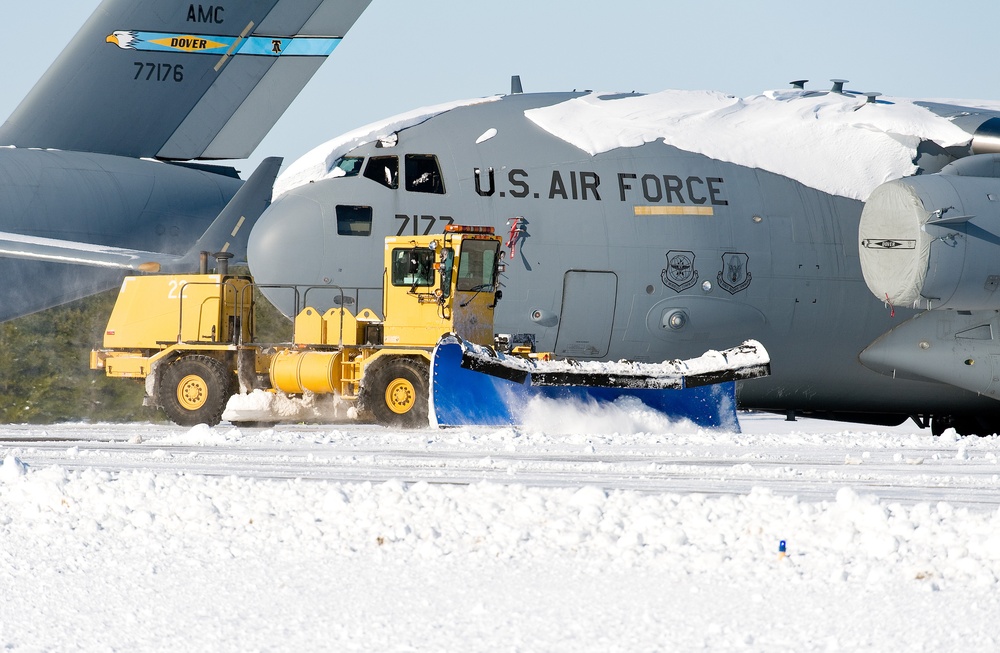 First snow fall hits Dover AFB