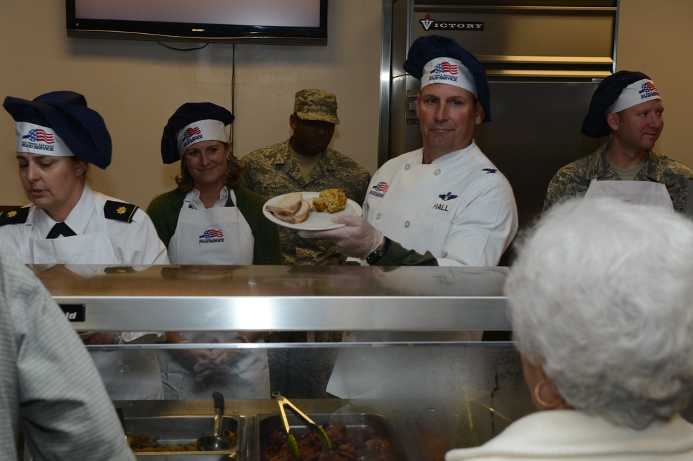 Base leaders dish out Thanksgiving Day meal