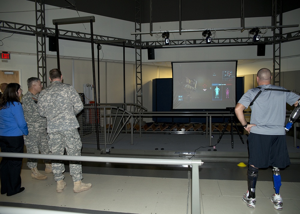 Vice chief visits soldiers at Center for the Intrepid