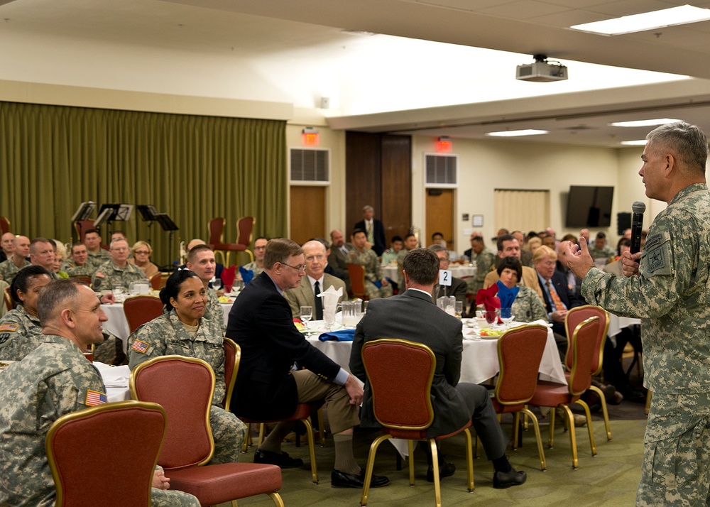 Vice chief speaks at AUSA luncheon