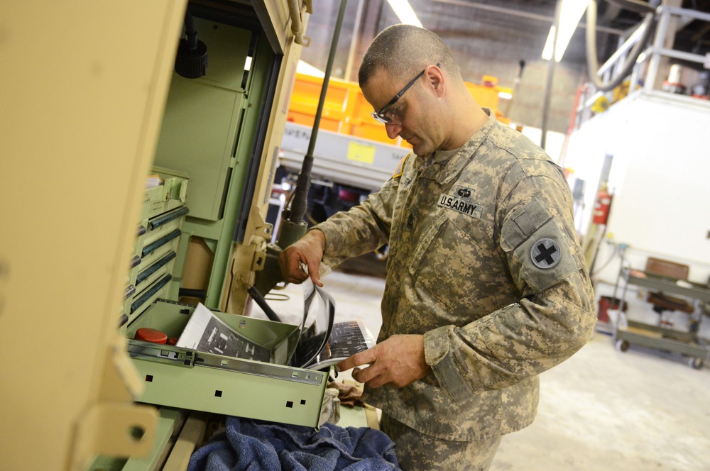 Illinois National Guard mechanics called to State Active Duty to assist Illinois Department of Transportation