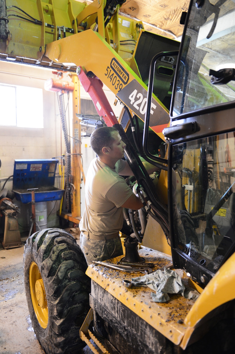 Illinois National Guard mechanics called to State Active Duty to assist Illinois Department of Transportation