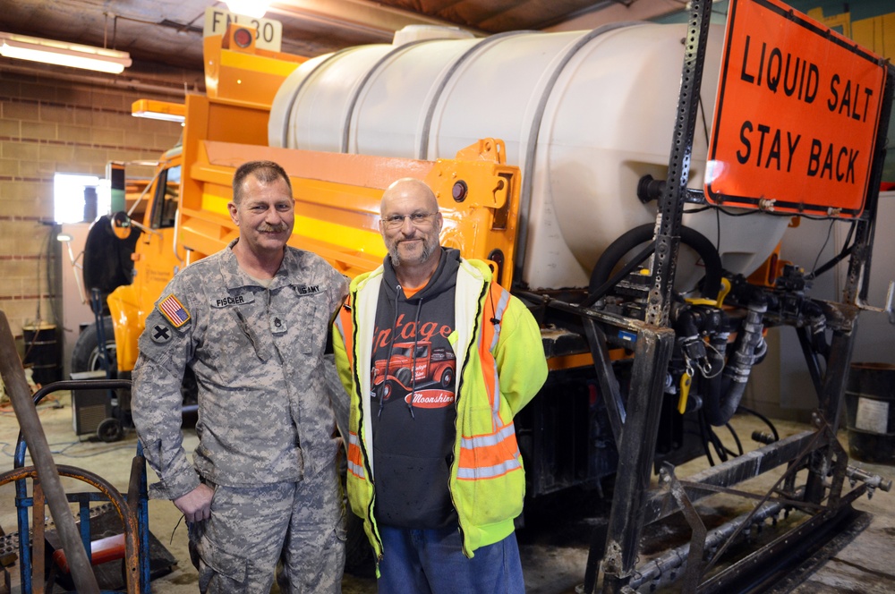 Illinois National Guard mechanics called to State Active Duty to assist Illinois Department of Transportation