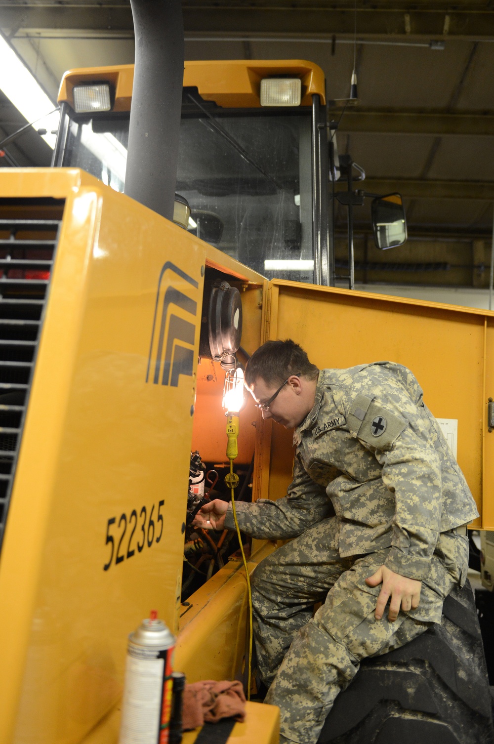 Illinois National Guard mechanics called to State Active Duty to assist Illinois Department of Transportation