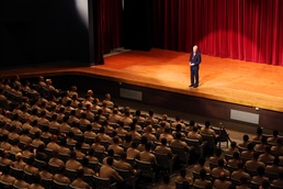 Secretary of the Navy visits Camp Pendleton