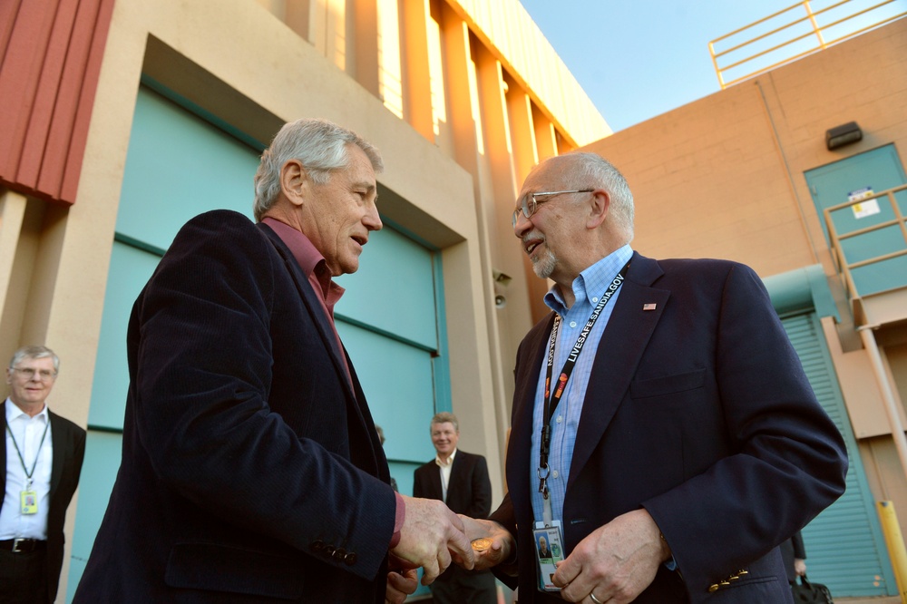 Hagel visits Albuquerque
