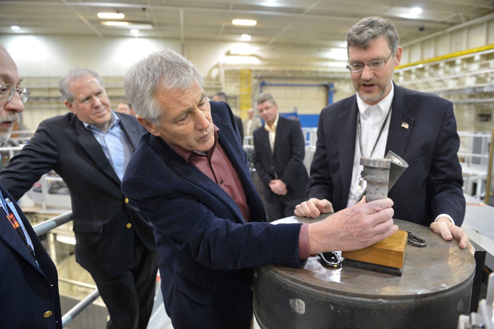 Hagel visits Albuquerque