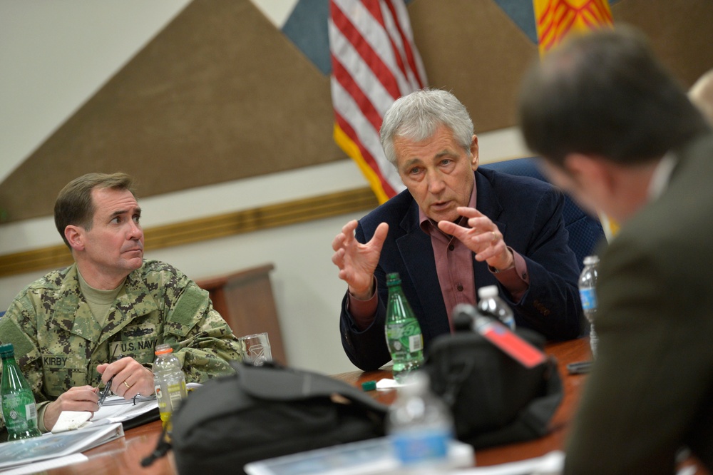 Hagel visits Albuquerque
