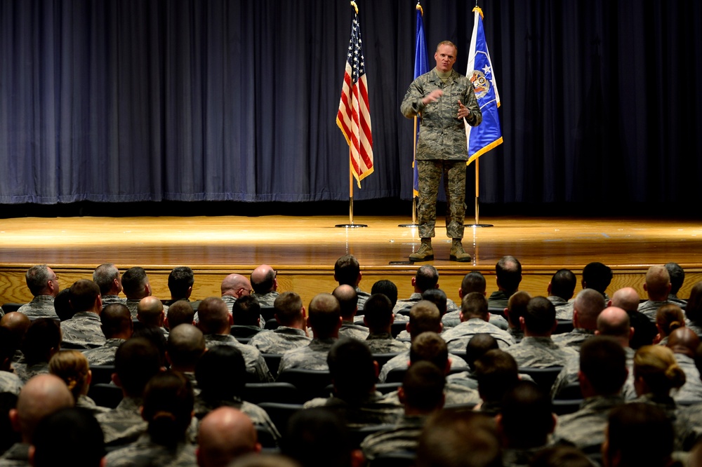 CMSAF visits Langley airmen