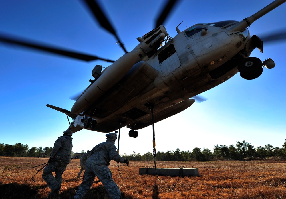 Marine CH-53E unit trains with AF Contingency Response Wing at JBMDL