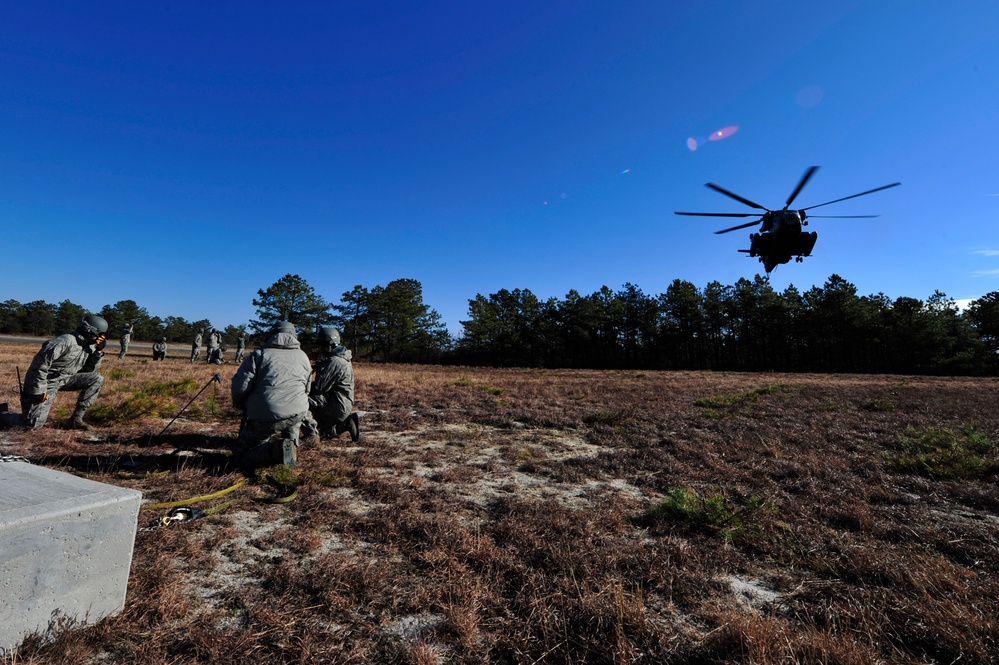 Marine CH-53E unit trains with AF Contingency Response Wing at JBMDL