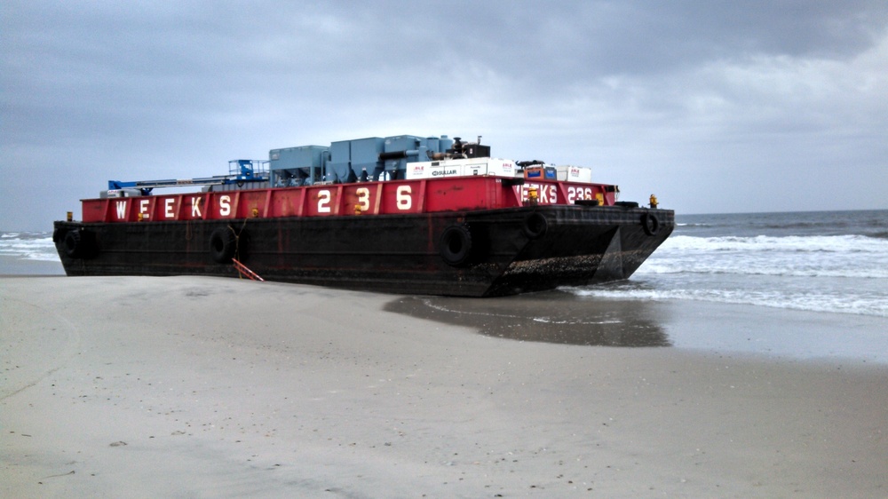 Tug and barge separate, barge goes aground and tugboat sinks off New York’s South Shore