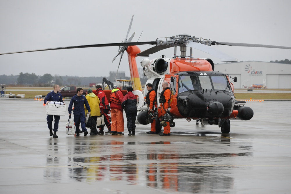 Coast Guard helicopter rescues four off Virginia coast