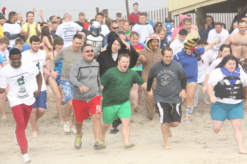 Local community brings the heat during Polar Plunge