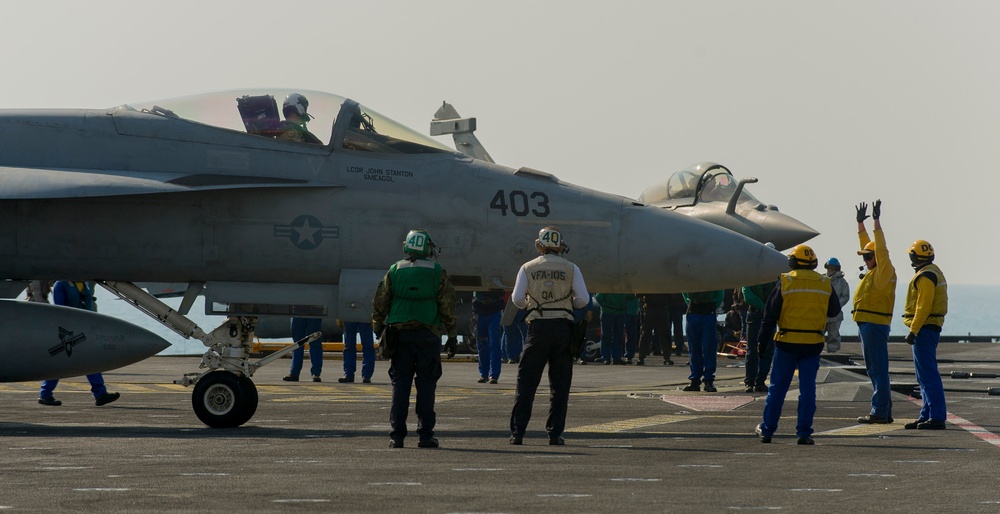 US Navy aircraft operate aboard FS Charles de Gaulle