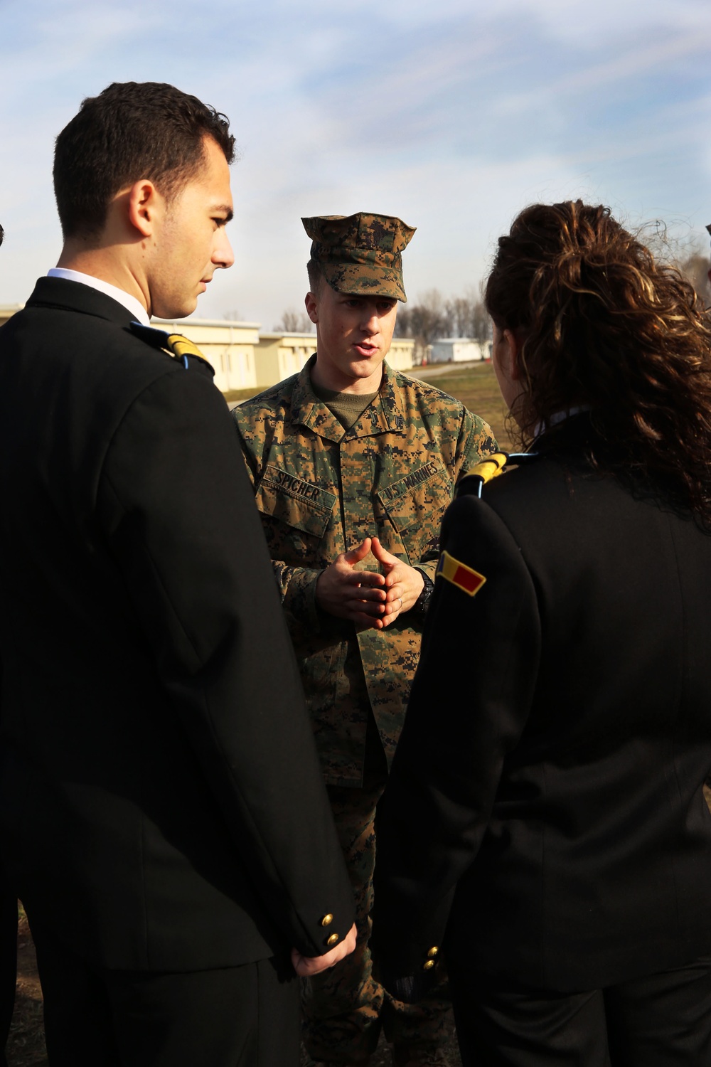 Marines, Romanians discuss leadership