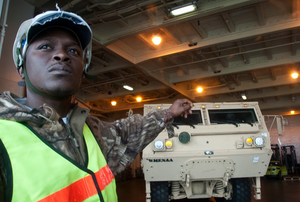 597th Transportation Brigade commander visits JB Charleston
