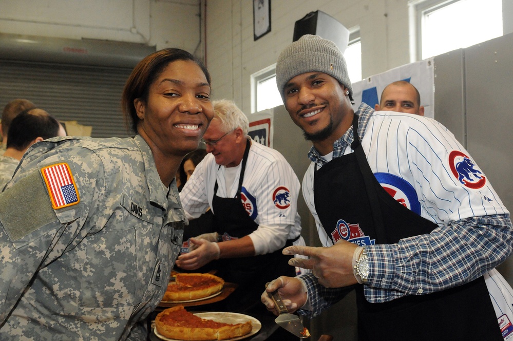 Army Reserve soldier meets Chicago Cubs pitcher during luncheon