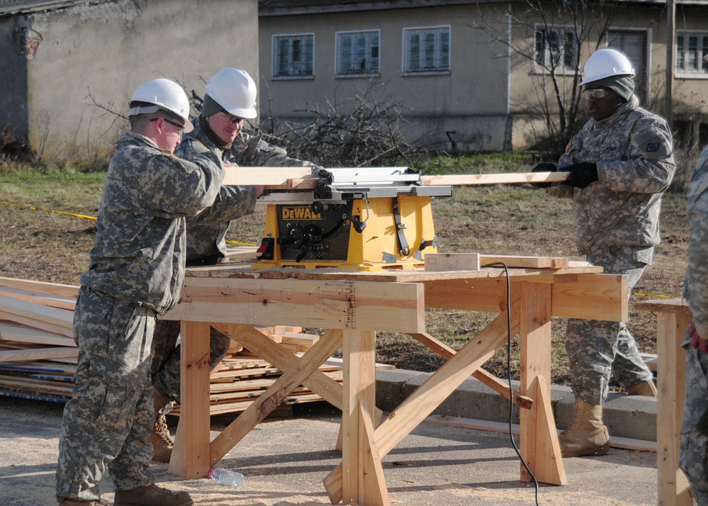 902nd Eng. Co. Soldiers rapidly construct customs facility at MK