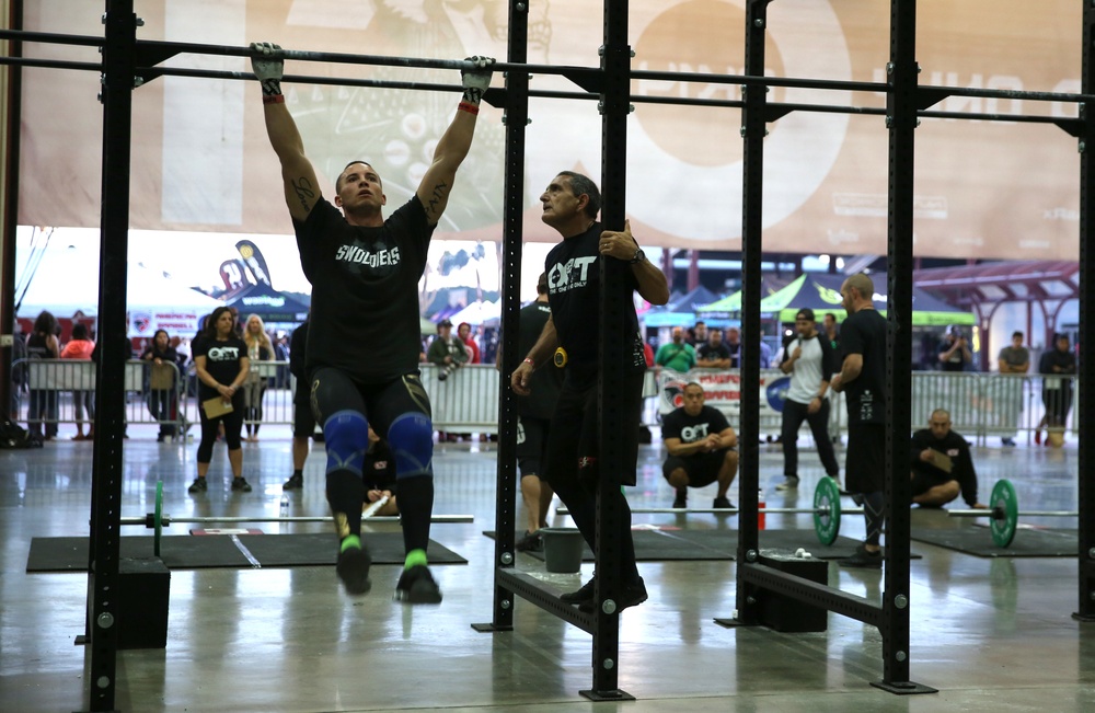 SoCal Marines ‘muscle up’ to OC CrossFit competition