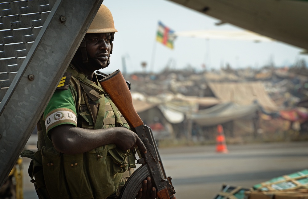 US transports Rwandan soldiers into CAR