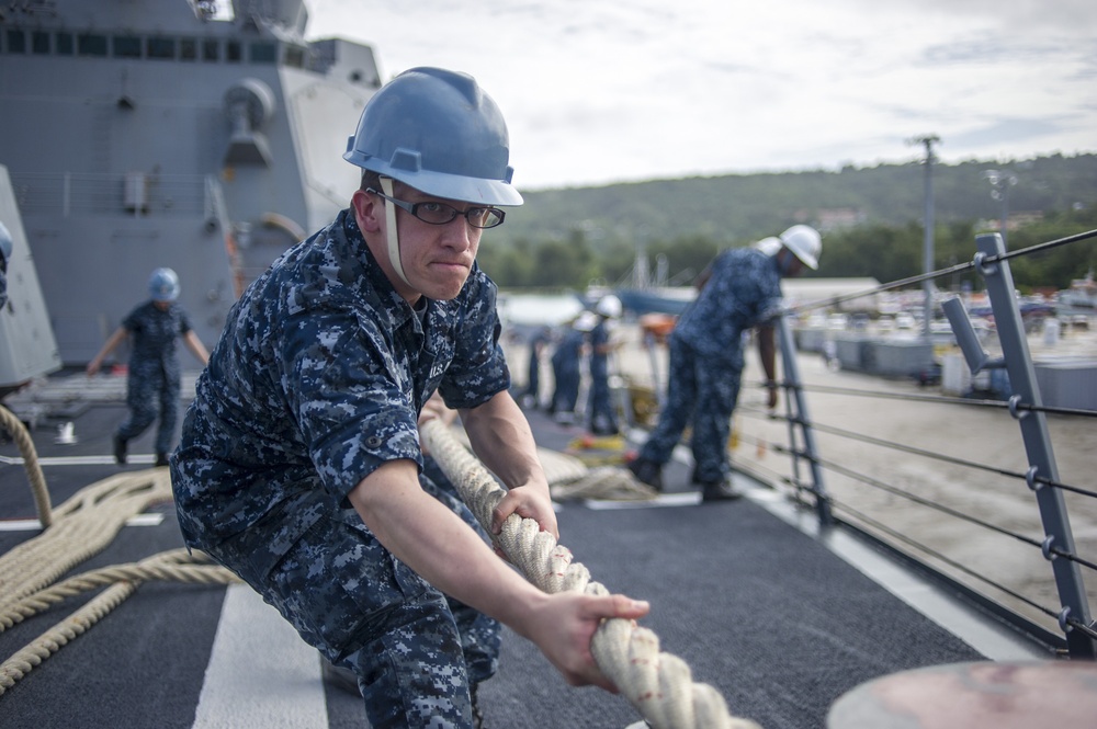 USS McCampbell arrives in Saipan