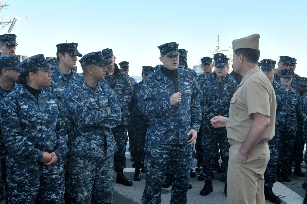Chief of naval personnel visits USS New York
