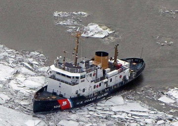 Coast Guard conducts icebreaking operations on Hudson River