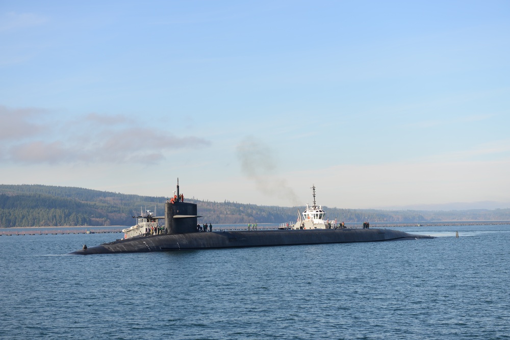 USS Maine (SSBN 741) Blue Crew returns from strategic deterrent patrol