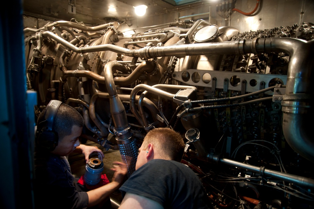 Gas turbine engine maintenance