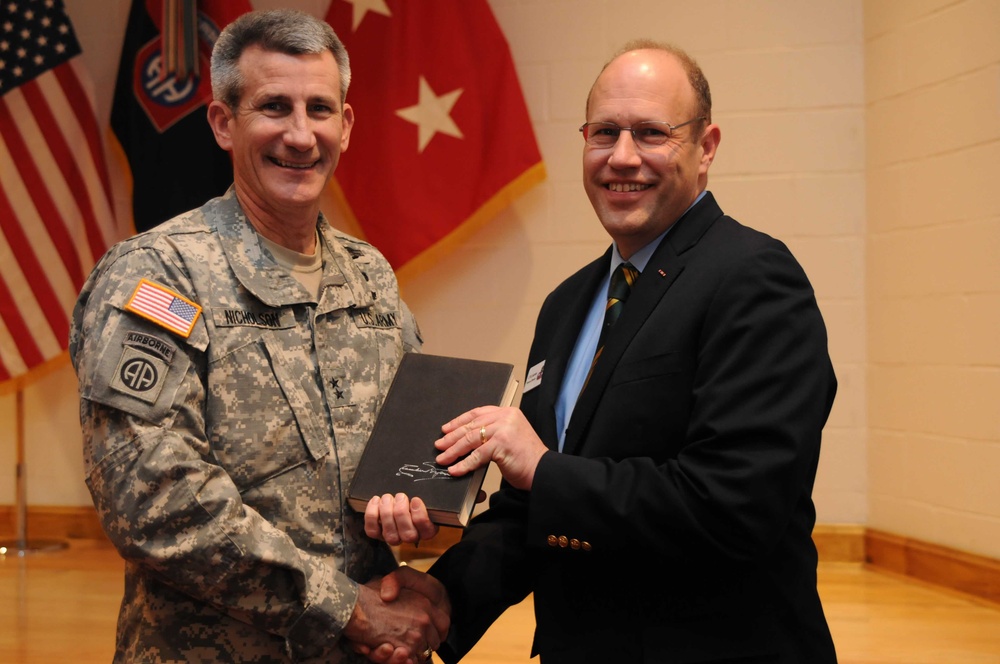 82nd Airborne Division Commanding General presents special book to Division Museum