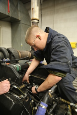 1st MLG Marines train in Barstow
