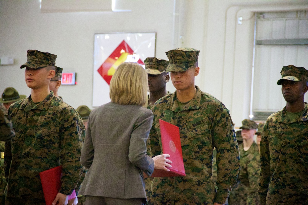 South Florida Marine earns citizenship at boot camp