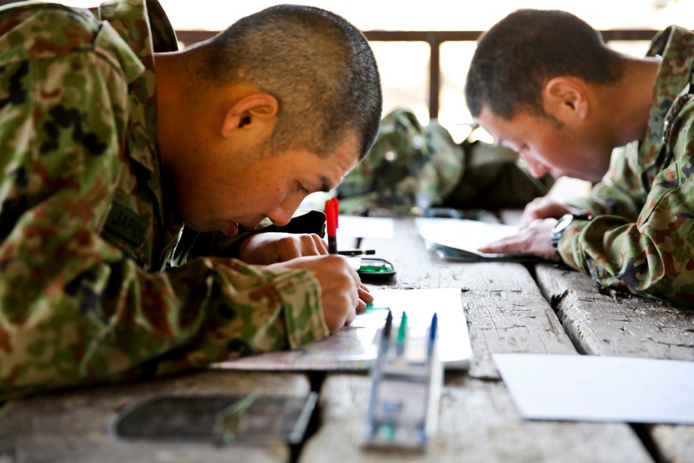 Marines teach Japanese land navigation