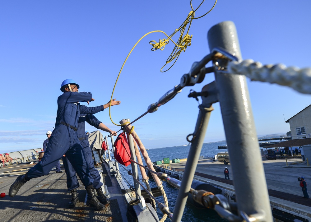 USS Halyburton arrives at Naval Station Guantanamo