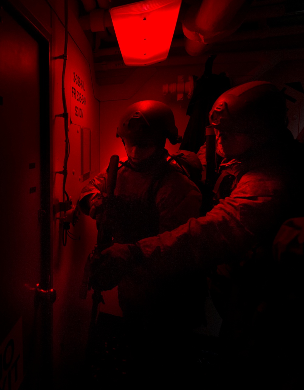 13th MEU visit, board, search and seizure exercise