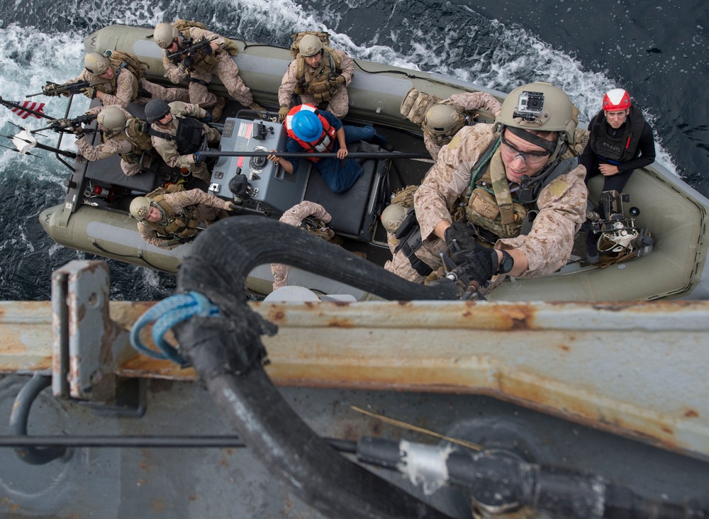 13th MEU visit, board, search and seizure exercise