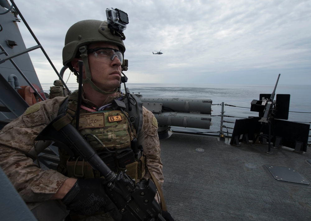 13th MEU visit, board, search and seizure exercise