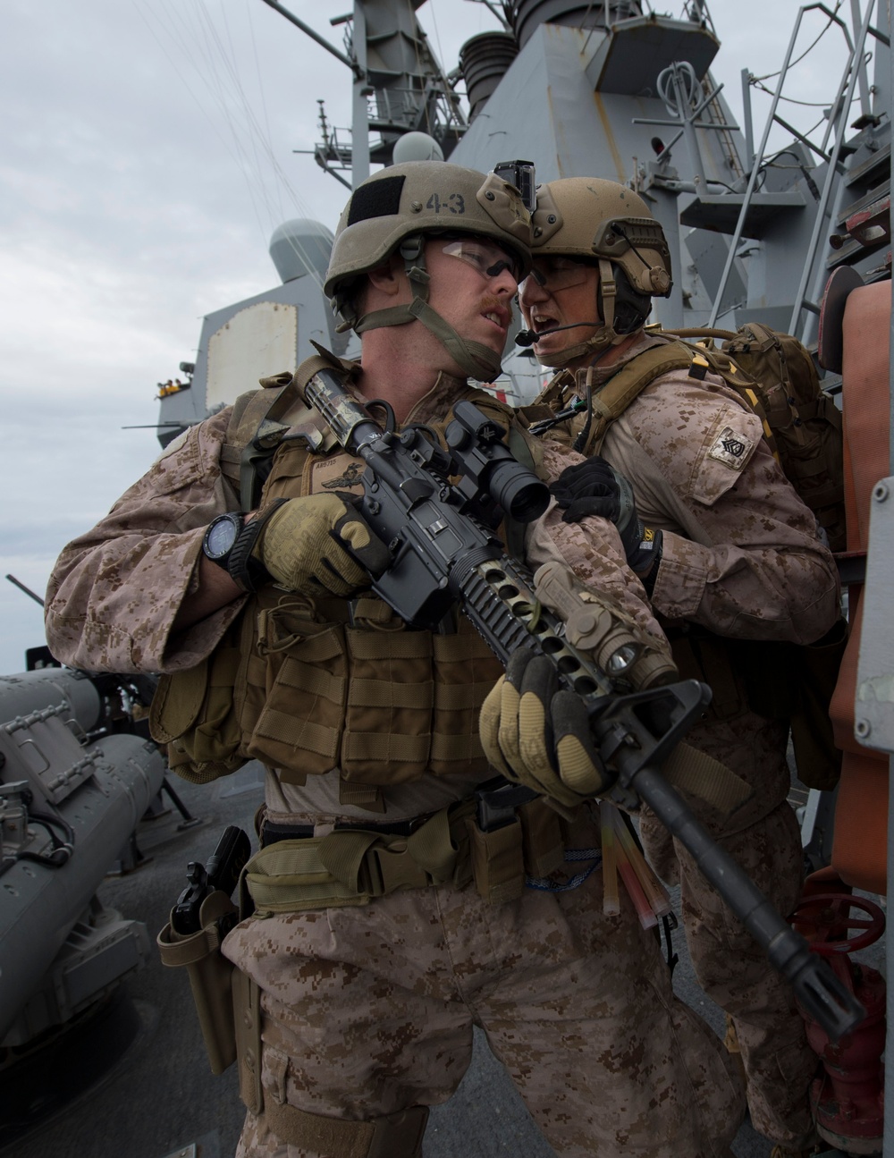 13th MEU visit, board, search and seizure exercise